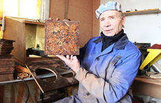 Сибиркий ученый получил патент на экологически чистый материал кедропласт